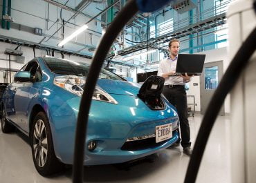 Billions needed to charge electric engines, experts say